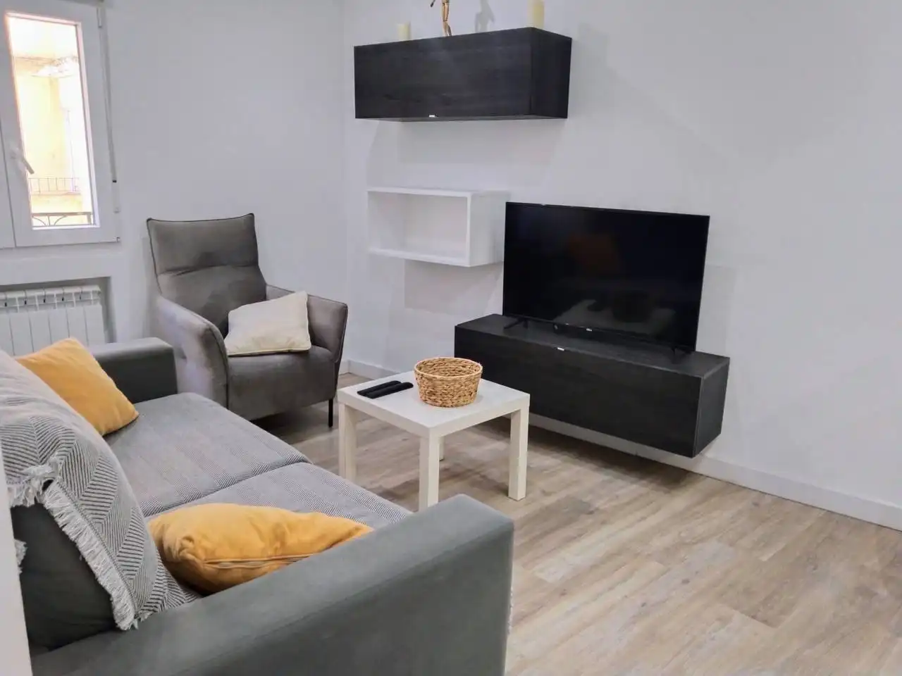 Living room of Flat for rent in Burgos  with Heating and Furnished