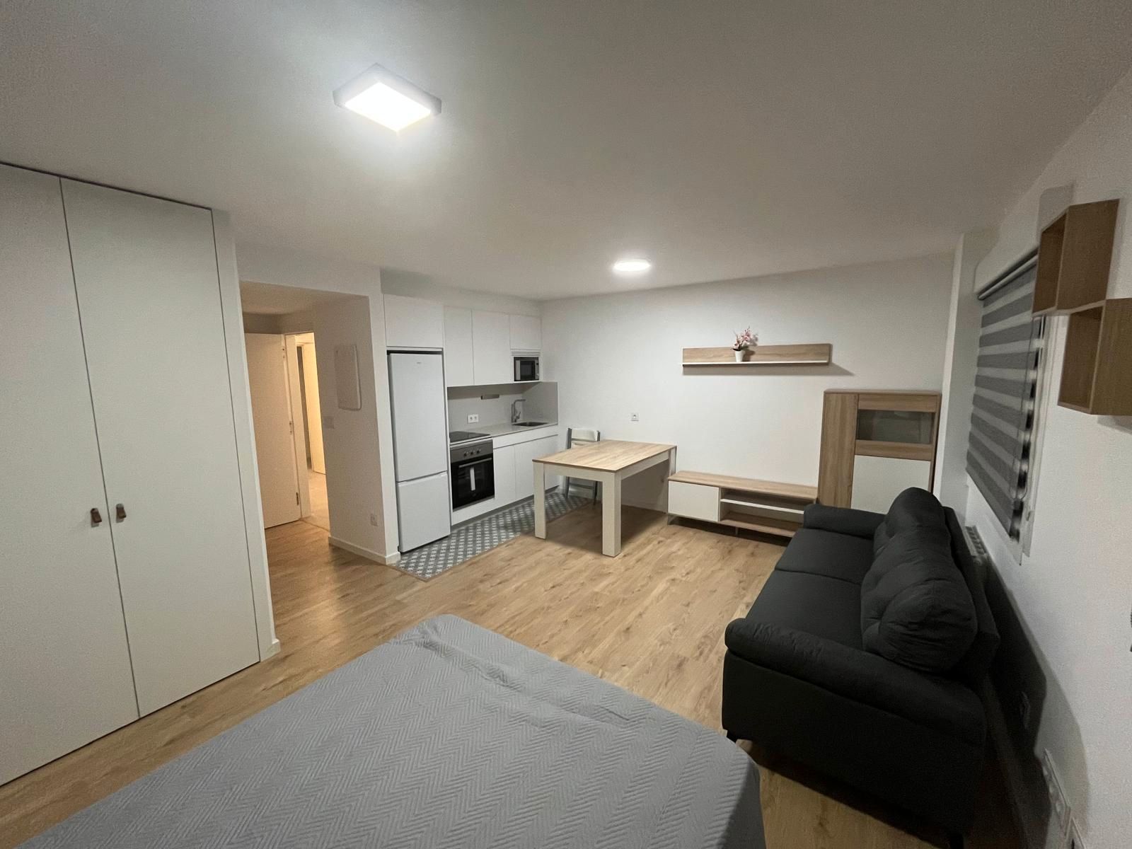 Schlafzimmer von Wohnung miete in Vigo  mit Möbliert und Waschmaschine