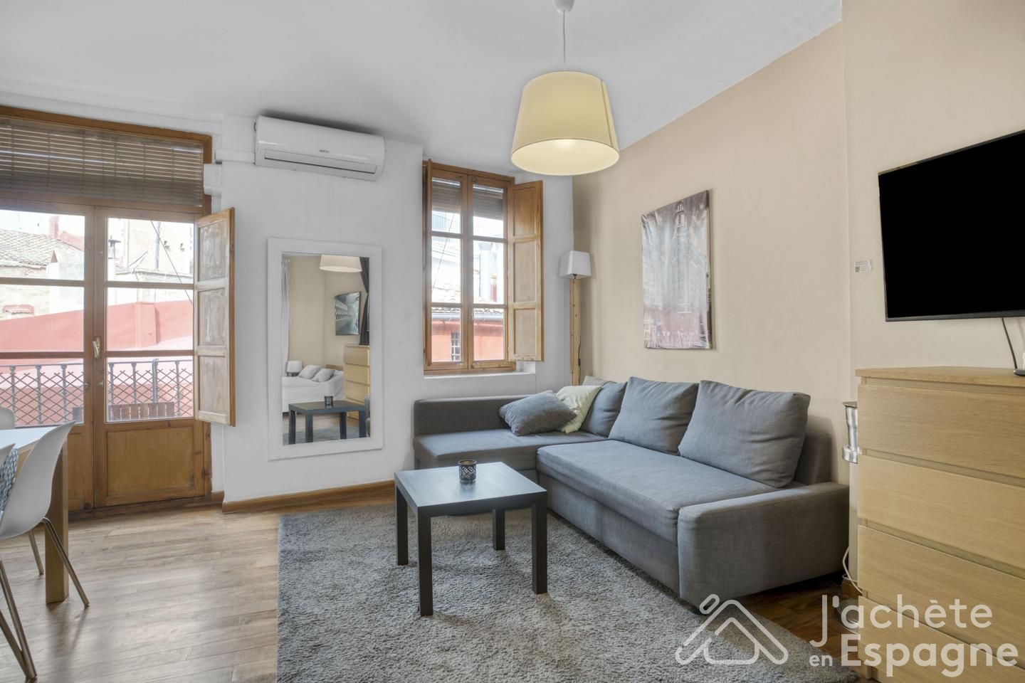 Sala d'estar de Estudi en venda en  Valencia Capital amb Aire condicionat i Moblat