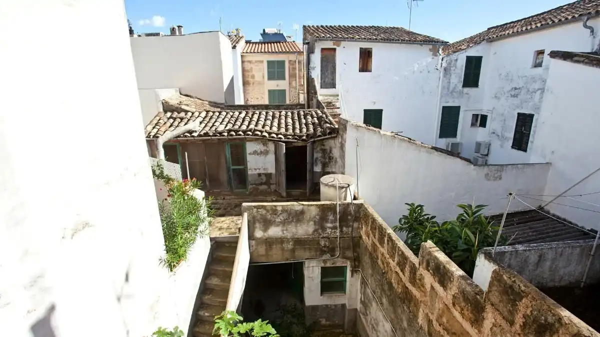 Außenansicht von Einfamilien-Reihenhaus zum Verkauf in Pollença mit Heizung, Terrasse und Abstellraum