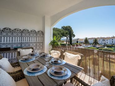 Apartment mit Pool zum Verkauf in Nueva Andalucía