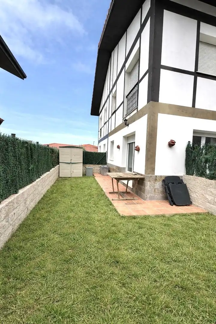 Jardín de Casa adosada en venta en Castro-Urdiales con Calefacción, Jardín privado y Terraza