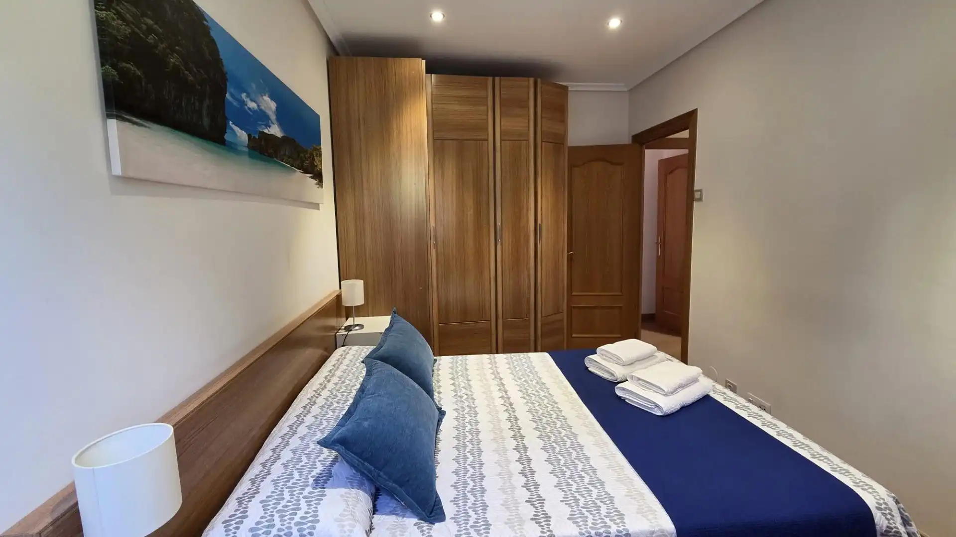 Schlafzimmer von Wohnung zur Miete in Santander mit Heizung und Möbliert