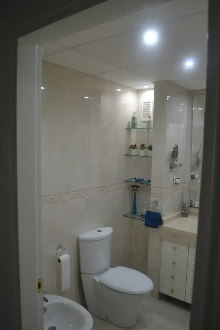Baño de Piso en venta en Torremolinos con Aire acondicionado, Calefacción y Terraza