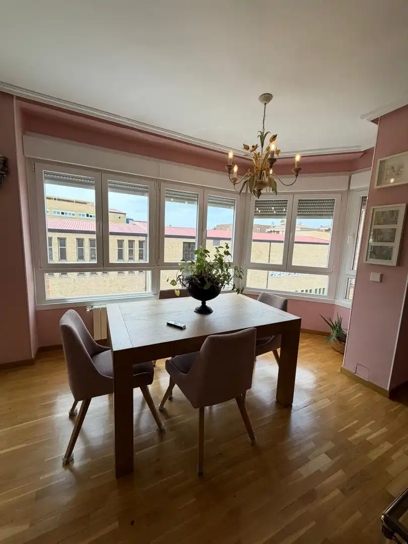 Comedor de Piso de alquiler en Madrid con Aire acondicionado, Calefacción y Parquet