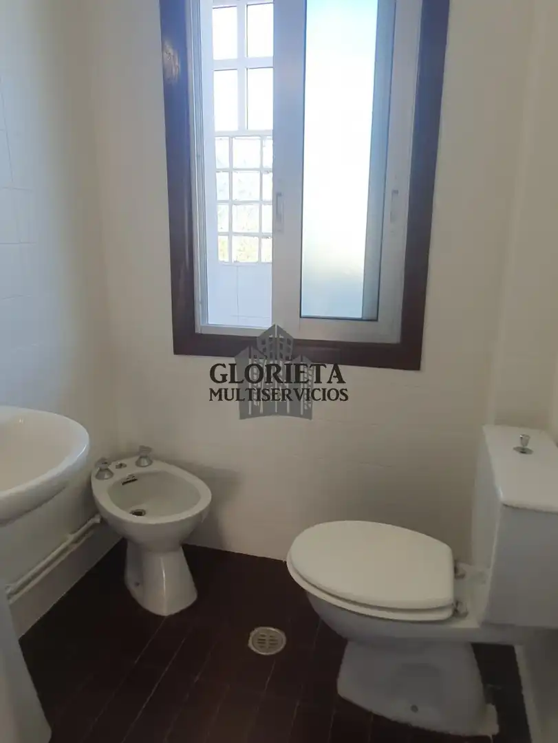Baño de Piso en venta en Vigo  con Calefacción, Terraza y Trastero