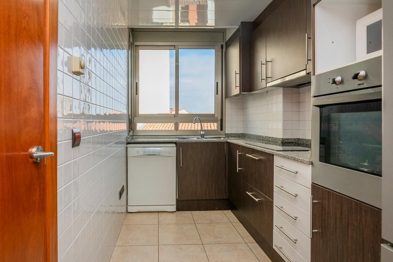Kitchen of Flat for sale in Manresa  with Air Conditioner, Heating and Terrace