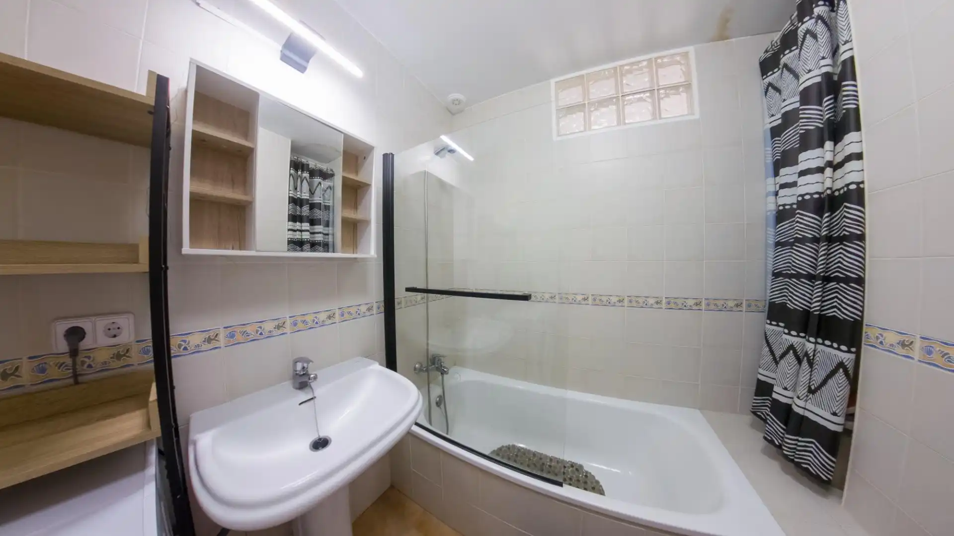 Bathroom of Flat for sale in Benalup-Casas Viejas