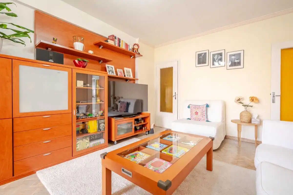 Sala d'estar de Pis en venda en Madrid amb Calefacció