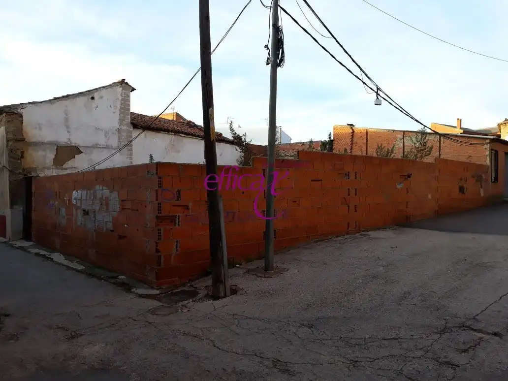 Residential land for sale in Novés