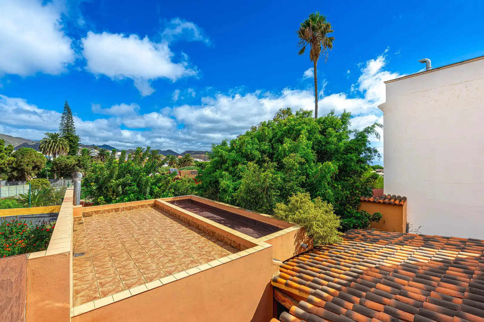 Vista exterior de Casa adosada en venta en San Cristóbal de la Laguna con Jardín privado, Terraza y Trastero