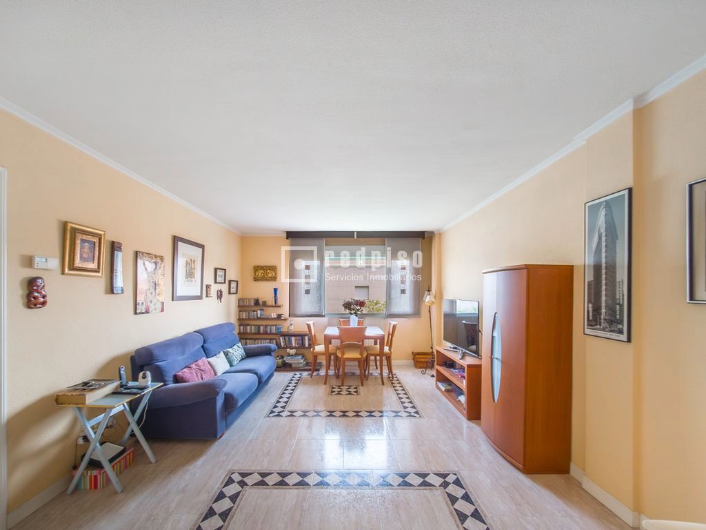Sala d'estar de Pis en venda en  Madrid Capital amb Calefacció