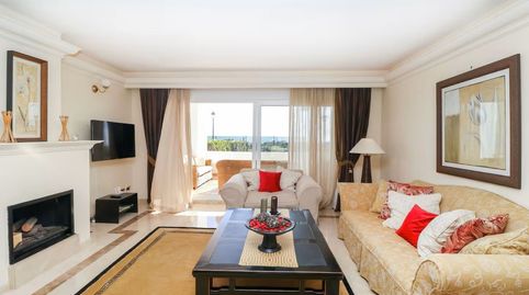 Foto 2 de Piso en venta en Los Monteros, Marbella