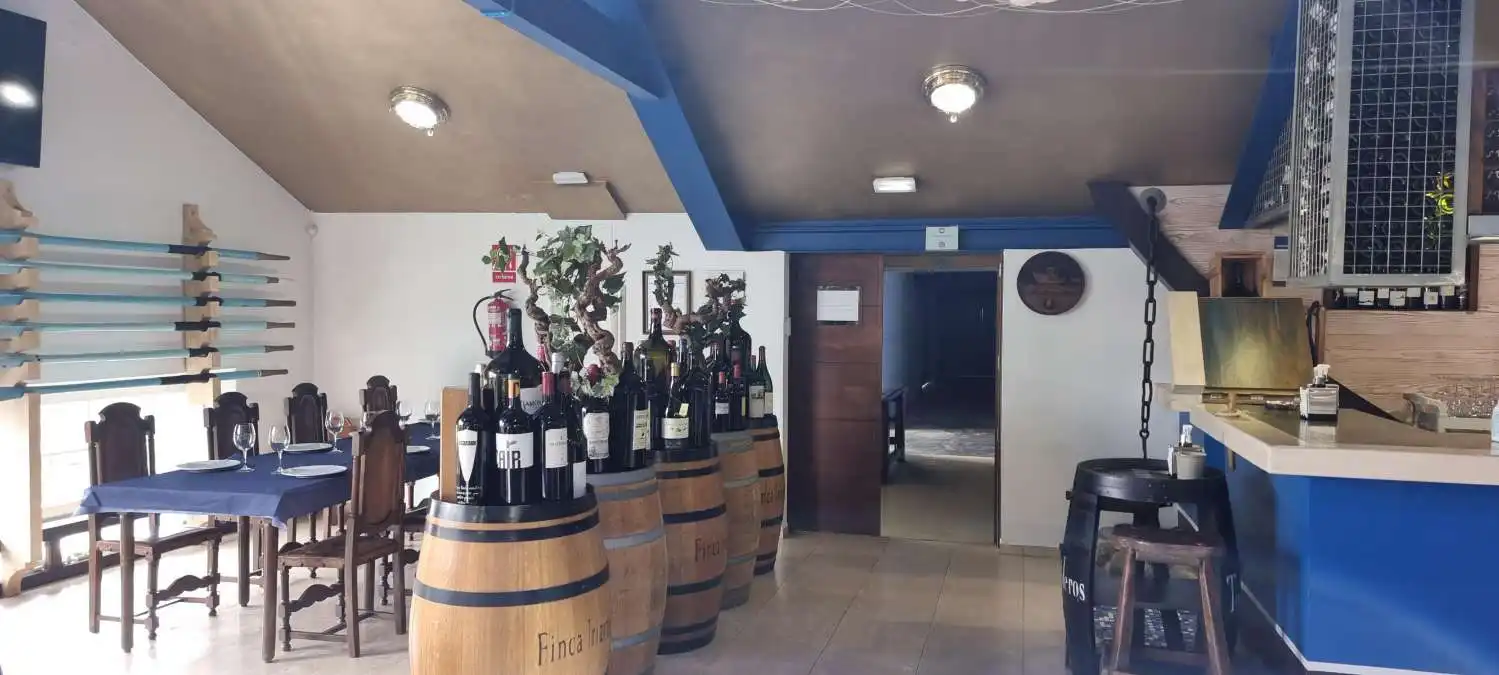 Local en venda en Navia amb Moblat