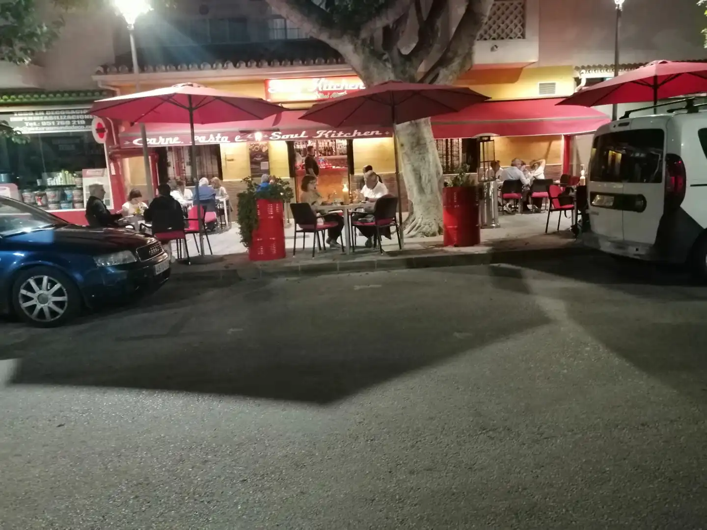 Local comercial en traspaso en Calle Medina Azahara, imagen 8