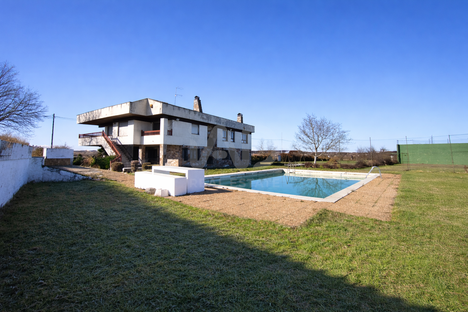 Piscina de Casa o xalet en venda en Hospital de Órbigo amb Calefacció, Terrassa i Piscina