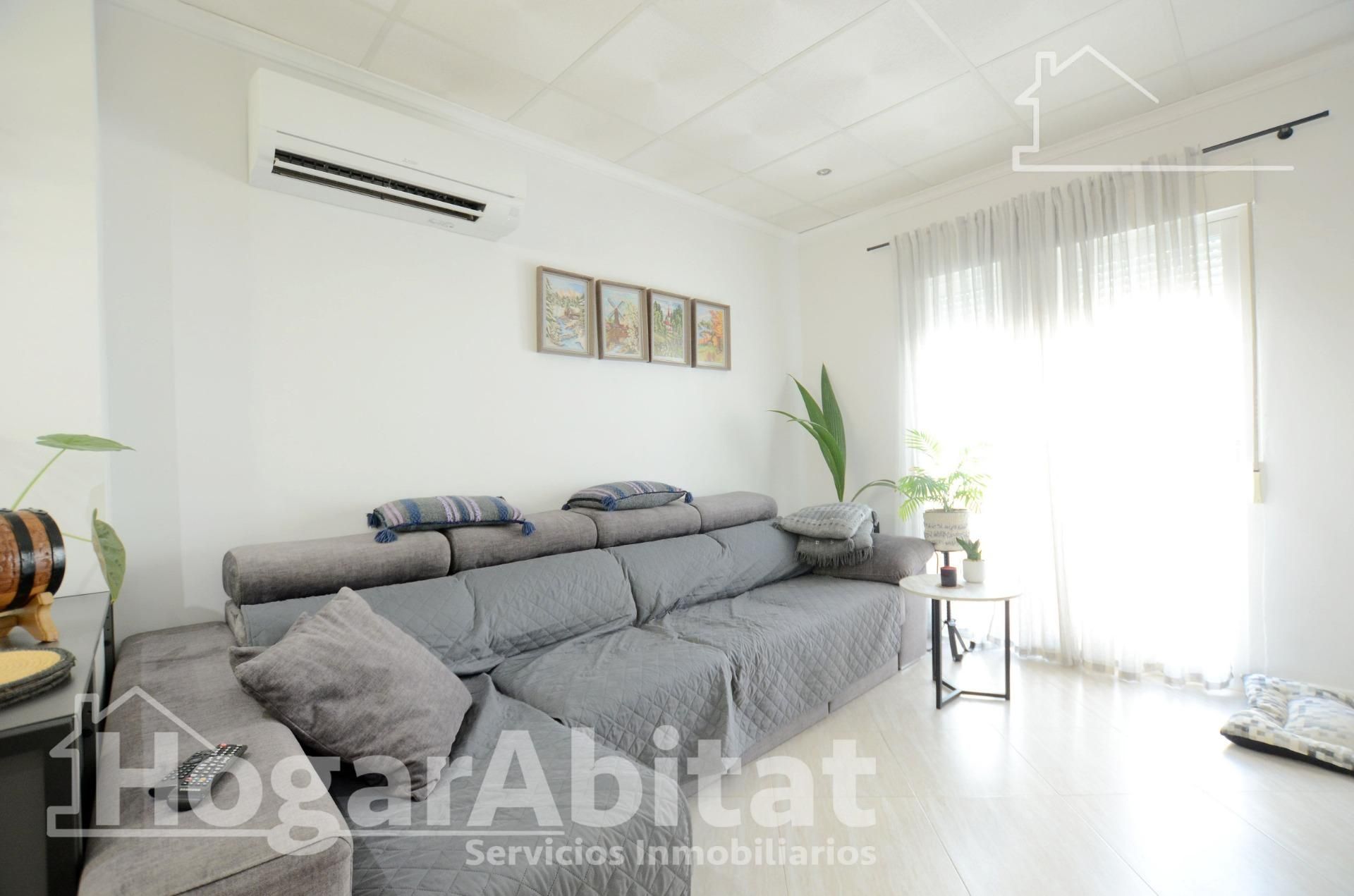 Wohnzimmer von Dachboden zum verkauf in Bellreguard mit Klimaanlage, Terrasse und Abstellraum