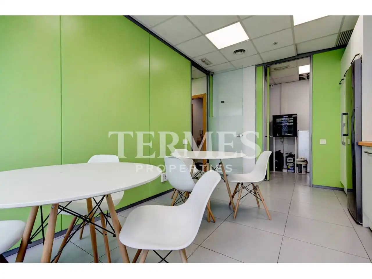 Office for sale in Barcelona  with Air Conditioner, Heating and Alarm
