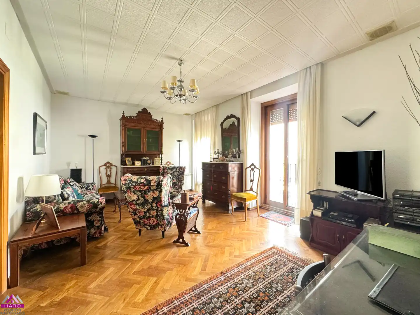 Sala de estar de Piso en venta en Madrid con Calefacción, Trastero y Balcón