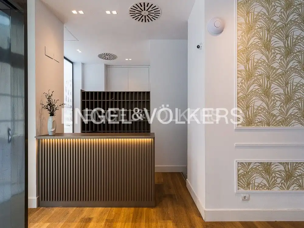 Wohnung zur Miete in Valencia mit Klimaanlage, Heizung und Privatgarten