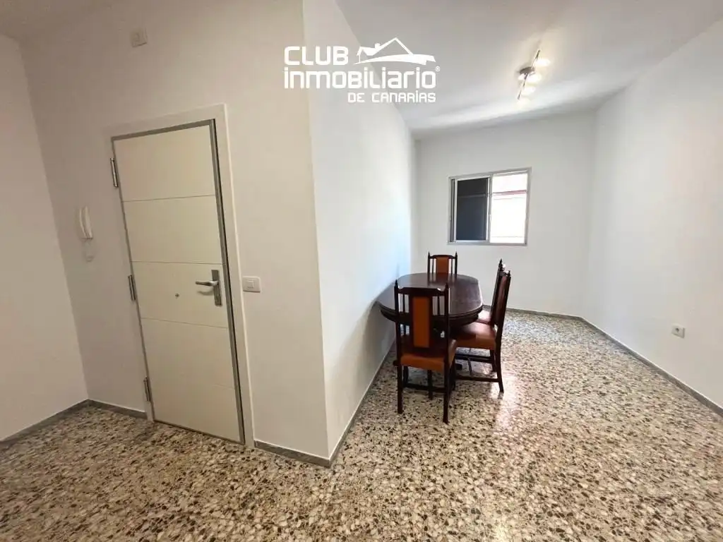 Vista exterior de Piso de alquiler en San Cristóbal de la Laguna con Aire acondicionado