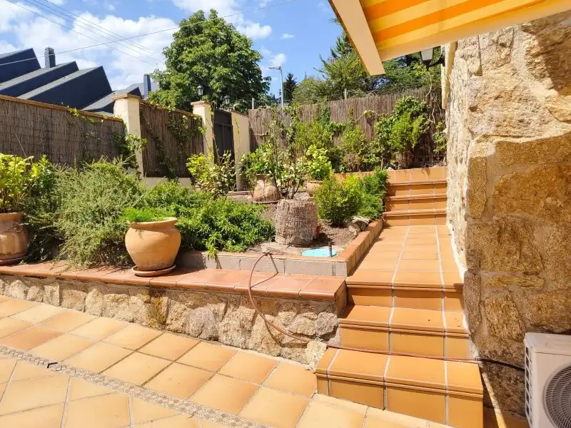 Terrace of Houses for sale in Miraflores de la Sierra  with Air Conditioner, Heating and Terrace