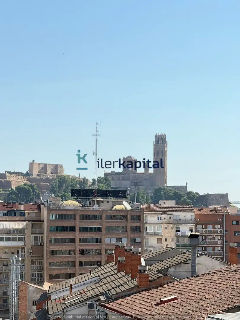 Außenansicht von Wohnung zum Verkauf in Lleida mit Klimaanlage und Heizung