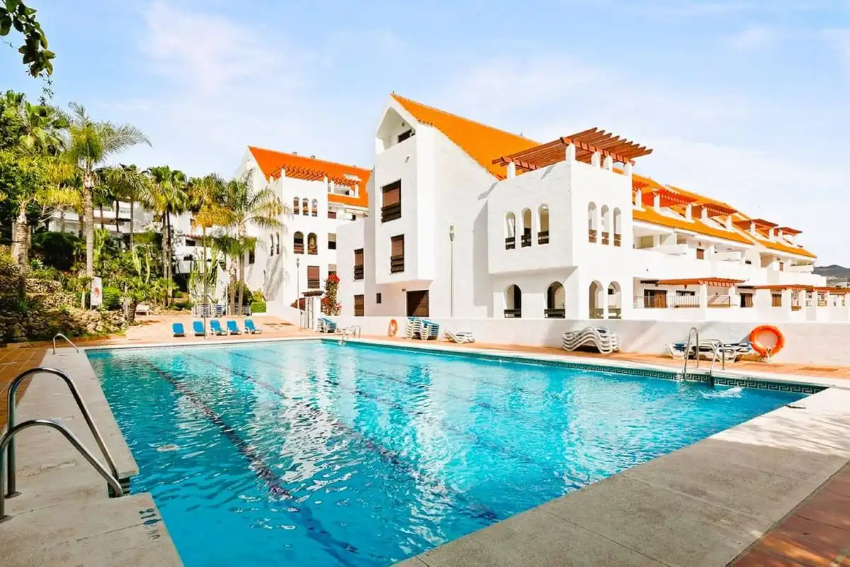 Apartment with pool for sale in CALIFA-UR NVA ANDALUCIA 16