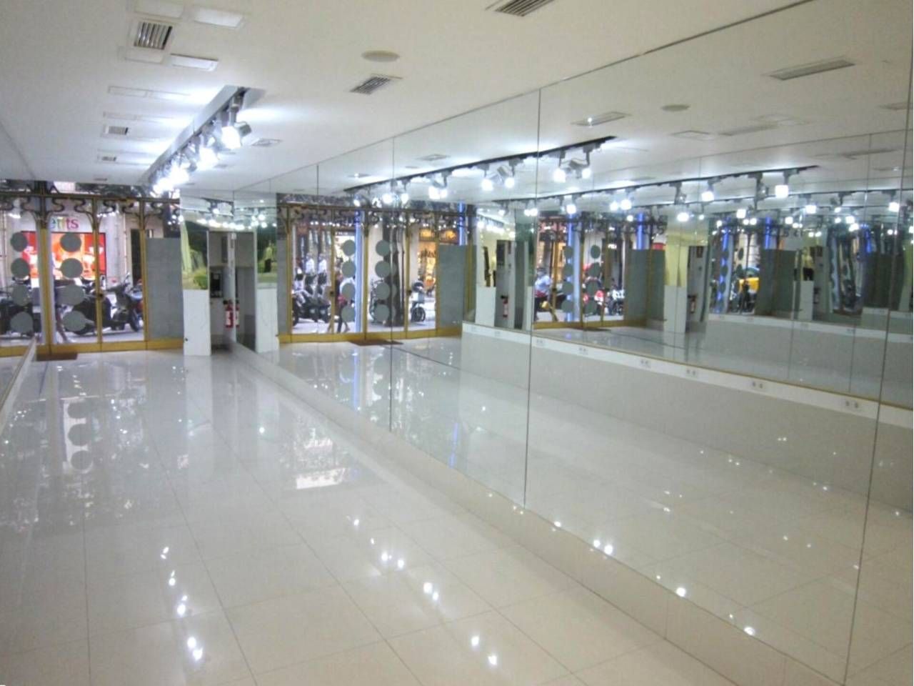 Local de alquiler en  Barcelona Capital