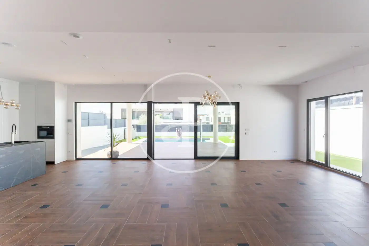 Casa aparellada amb piscina en venda a C. Tallín, imagen 7
