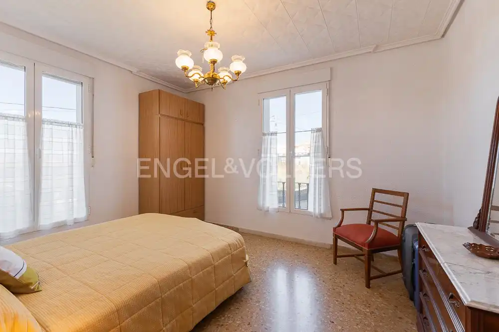 Habitación de Casa o chalet en venta en Paterna con Aire acondicionado, Calefacción y Jardín privado