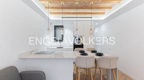 Foto 2 de Apartament en venda a El Raval, Barcelona