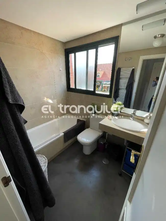 Baño de Dúplex en venta en Alcalá de Henares con Terraza, Trastero y Amueblado