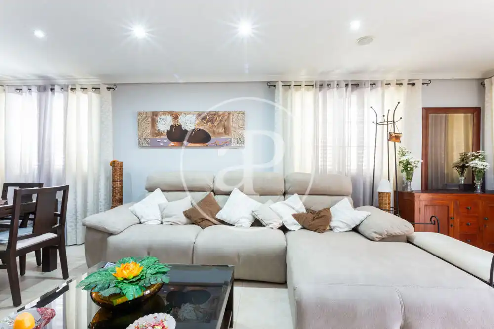 Sala d'estar de Casa o xalet en venda en Náquera amb Aire condicionat, Calefacció i Jardí privat