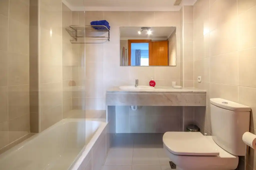 Baño de Planta baja en venta en Pollença con Aire acondicionado, Jardín privado y Terraza