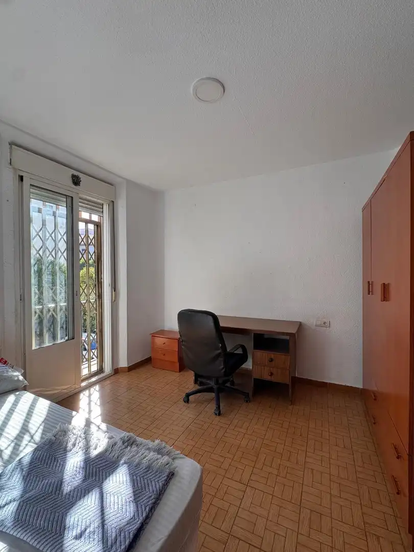 Schlafzimmer von Wohnung zur Miete in Granada mit Möbliert