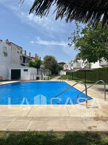 Casa adosada en Venta en Avenida de Europa