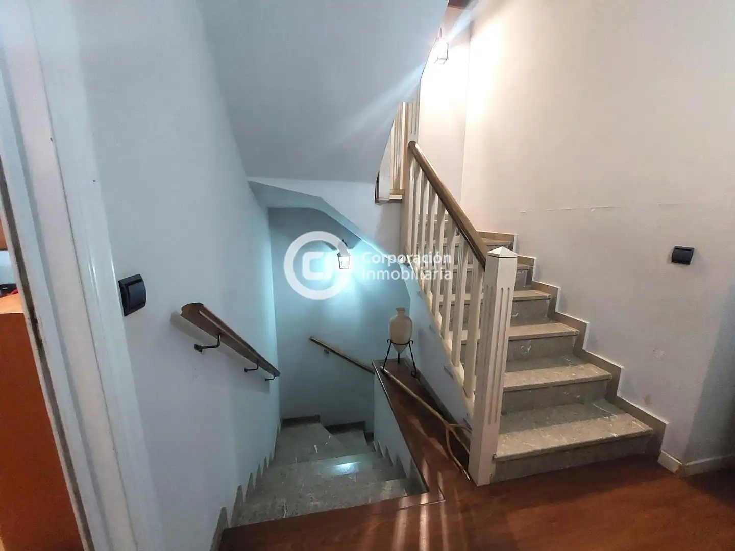 Maisonette zum Verkauf in Lorca mit Heizung, Privatgarten und Abstellraum