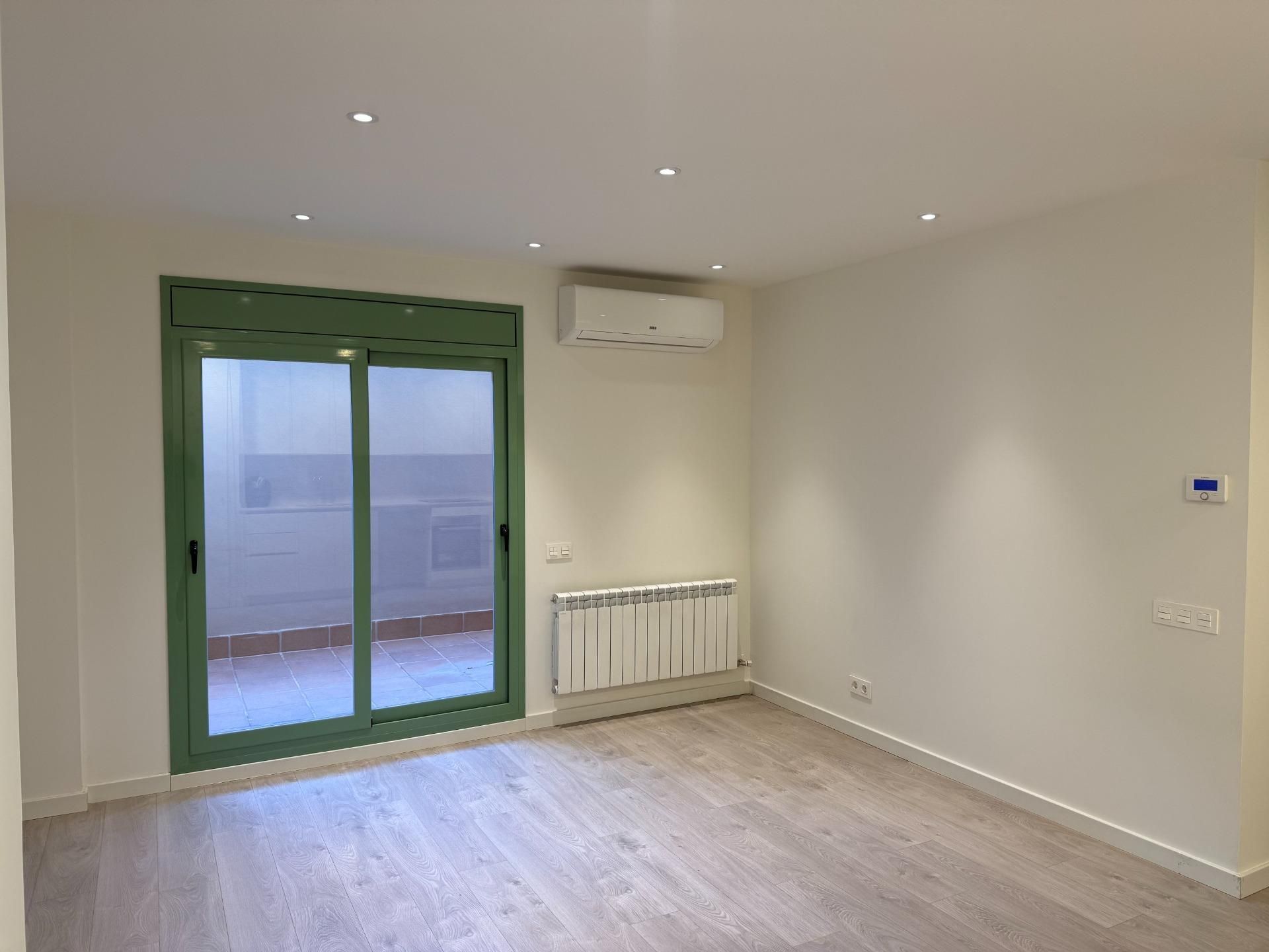 Bedroom of Flat for rent in Manresa  with Heating, Parquet flooring and Balcony