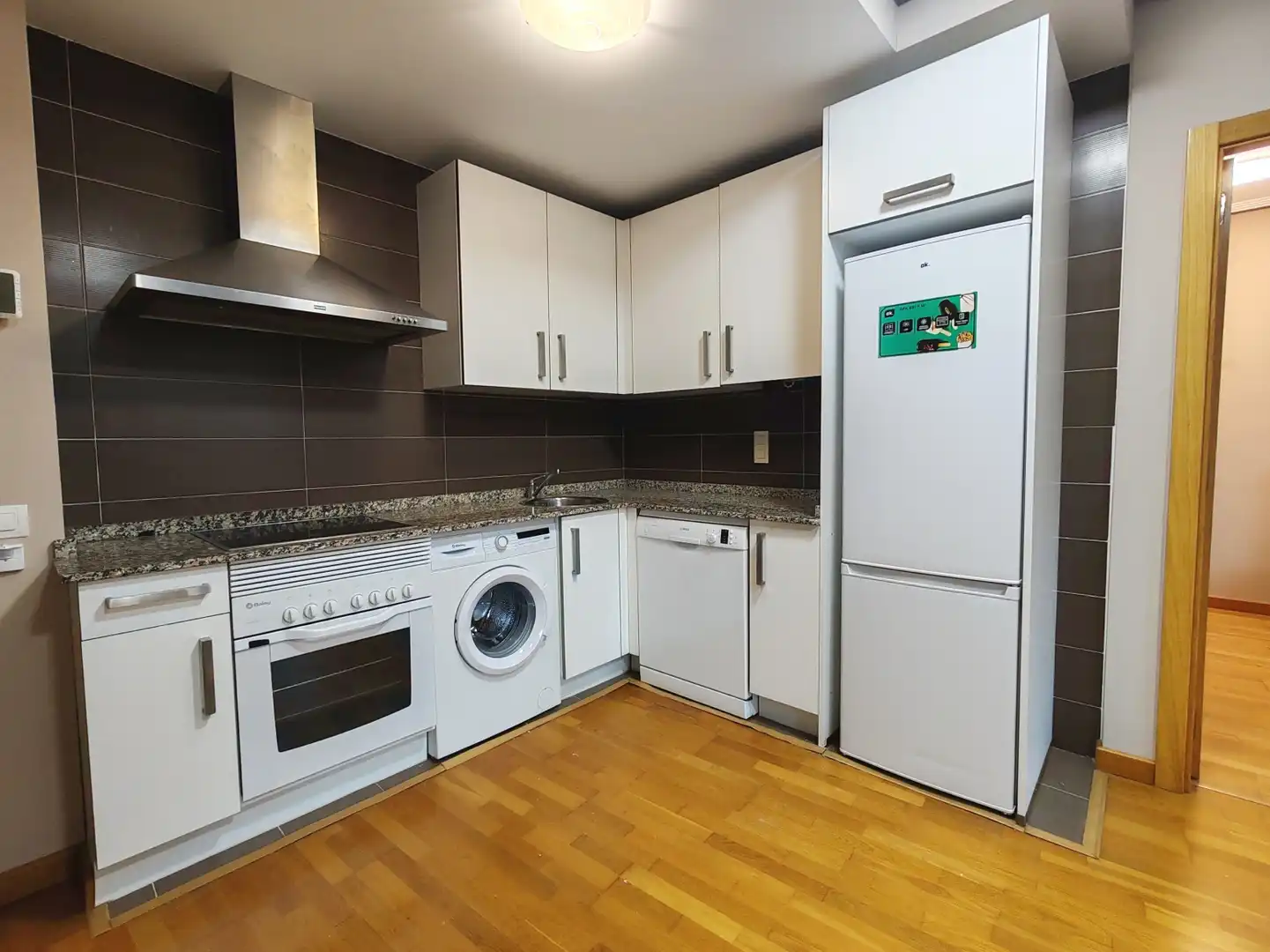 Piso con ascensor en alquiler en Oviedo - CL JERSEY CITY, imagen 6