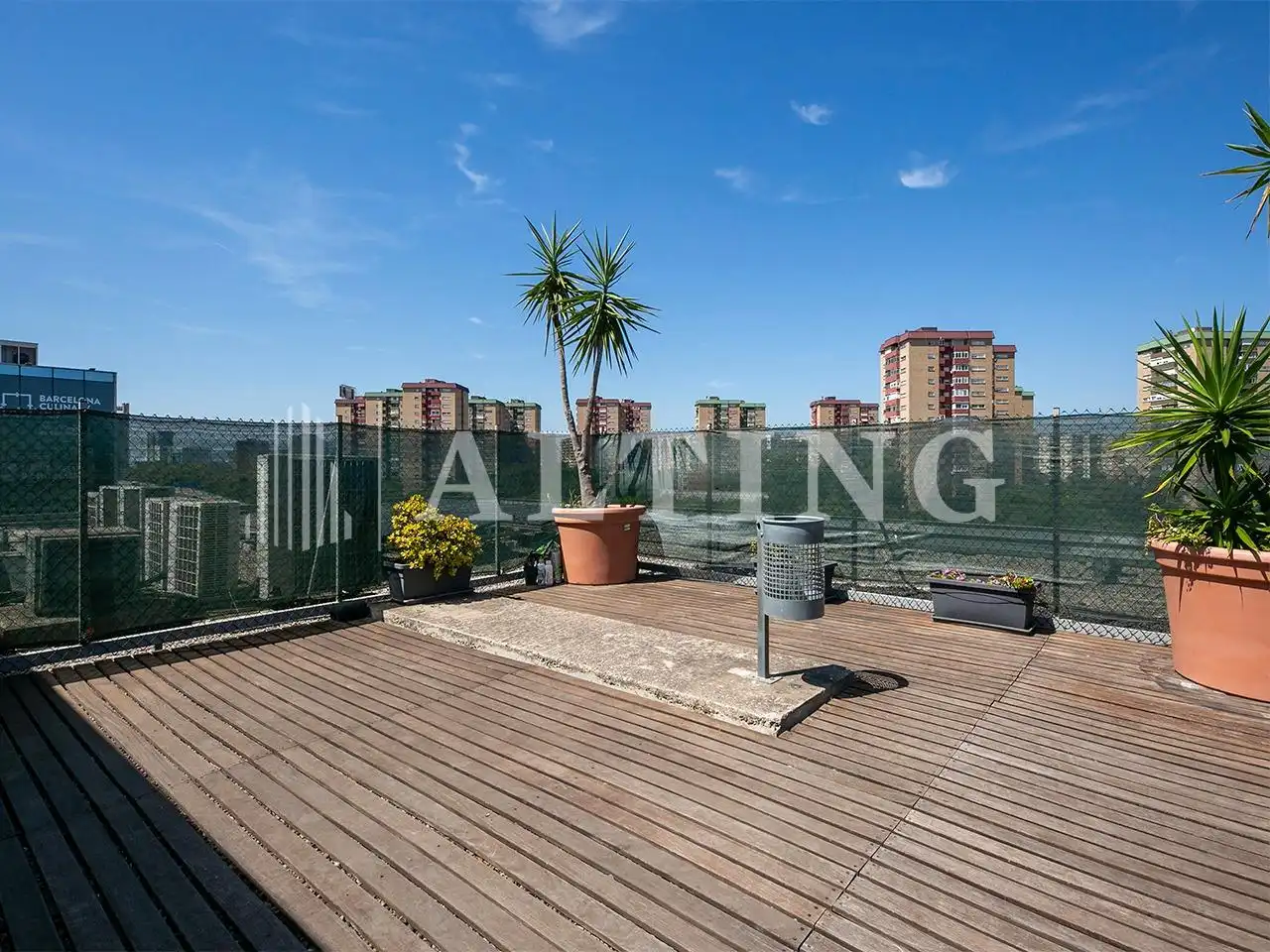 Terrasse von Gebäude zur Miete in L'Hospitalet de Llobregat