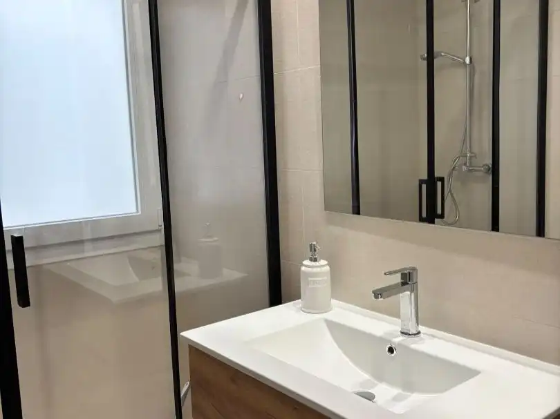 Badezimmer von Wohnung zur Miete in Centro