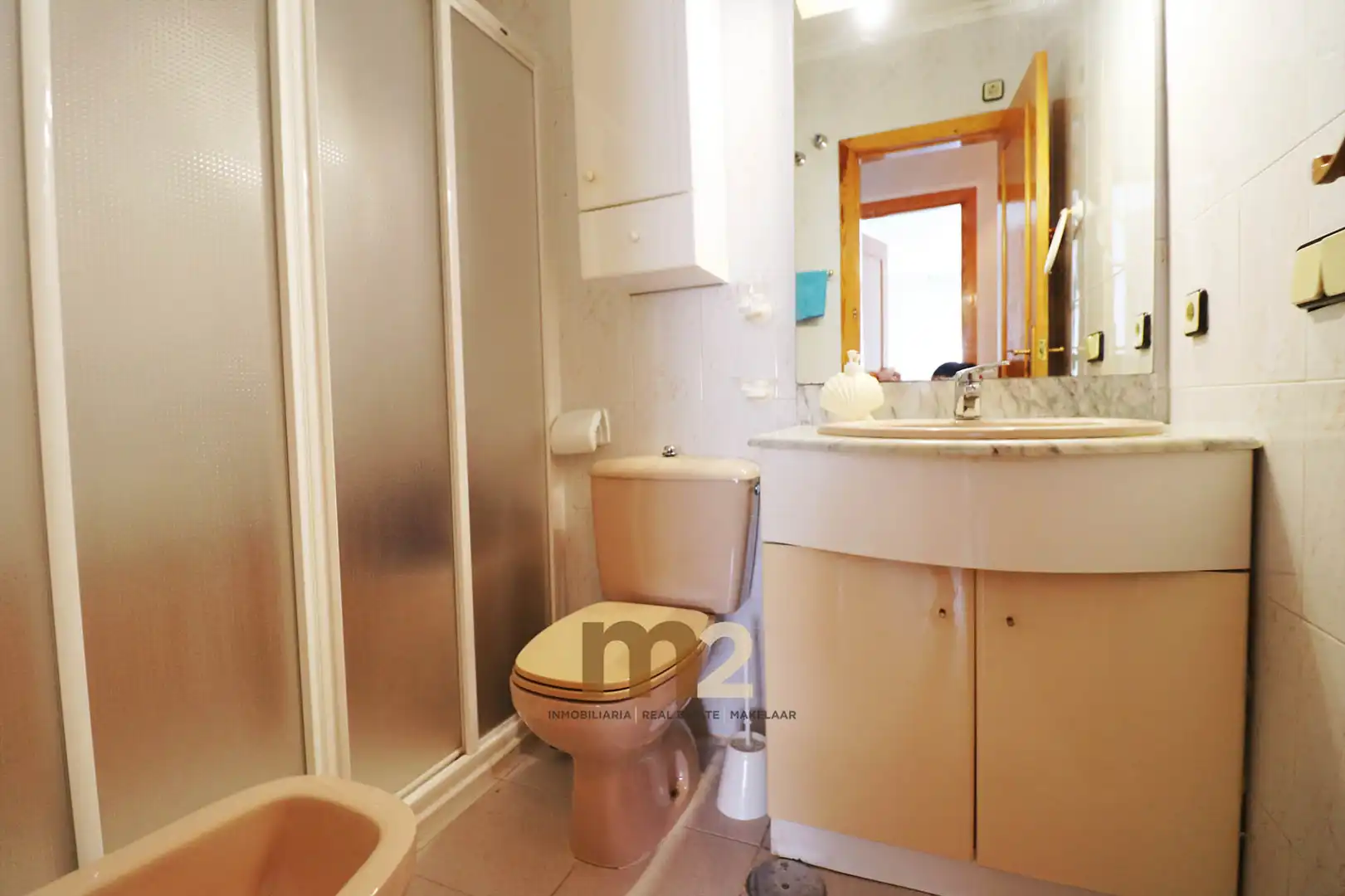 Baño de Apartamento en venta en Torrevieja con Aire acondicionado, Terraza y Amueblado