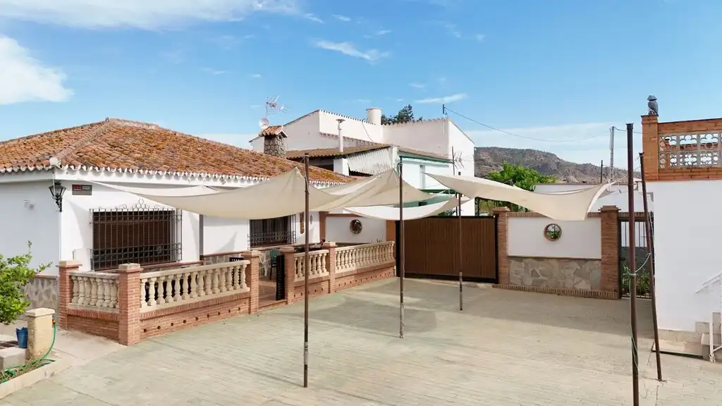 Terrace of Houses for sale in Álora  with Air Conditioner, Private garden and Terrace