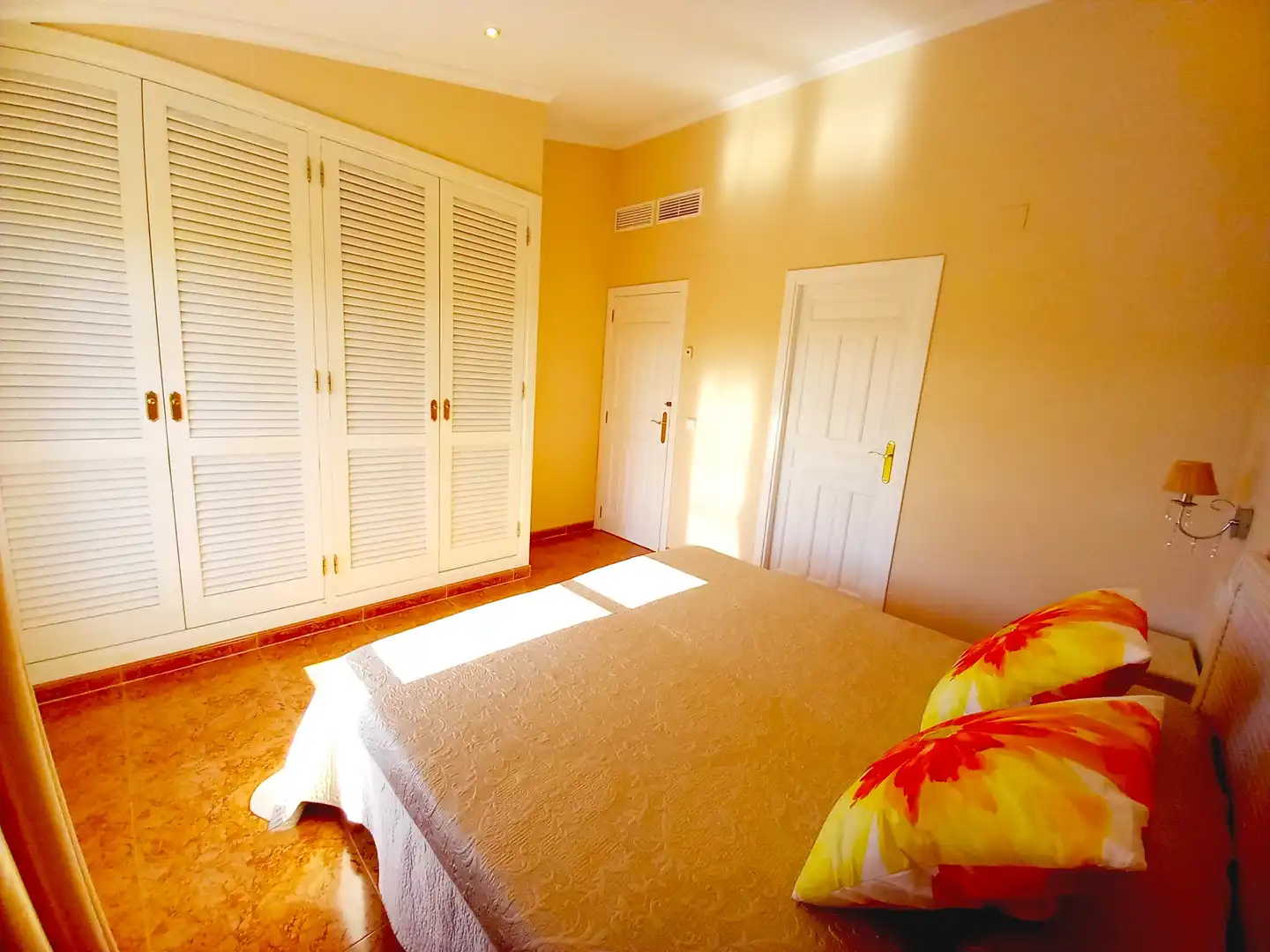 Bedroom of Houses for sale in L'Alfàs del Pi  with Air Conditioner, Private garden and Terrace