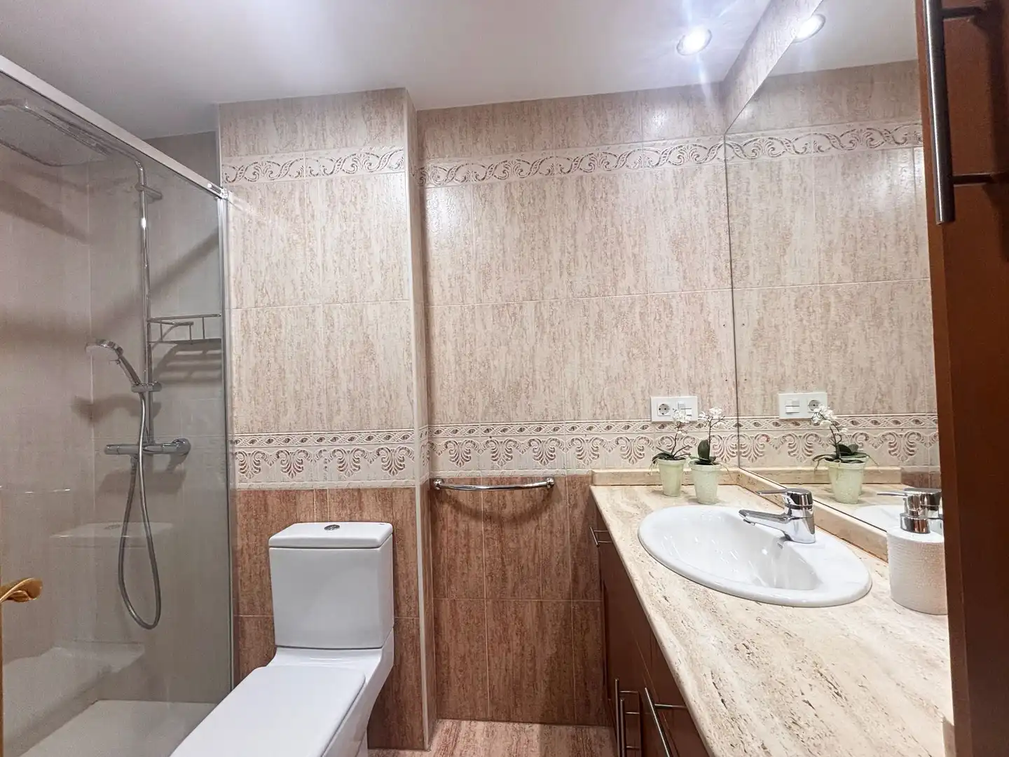 Badezimmer von Wohnung zum Verkauf in Hondarribia mit Heizung, Abstellraum und Schwimmbad