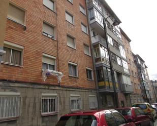 Vista exterior de Pis en venda en Avilés