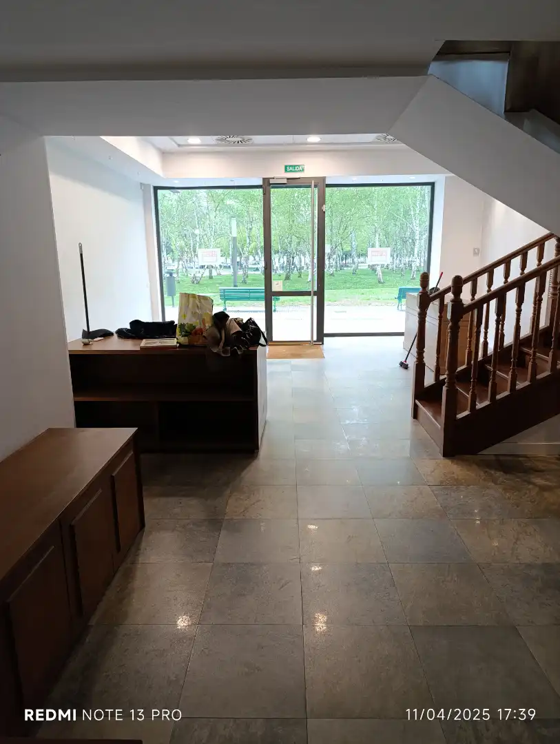Local comercial en venta en Calle de Irunlarrea 5G, imagen 2