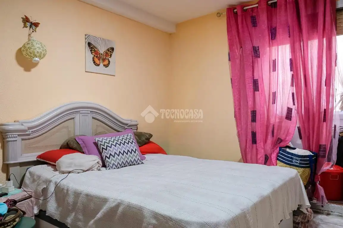 Habitación de Piso en venta en Madrid con Calefacción y Terraza