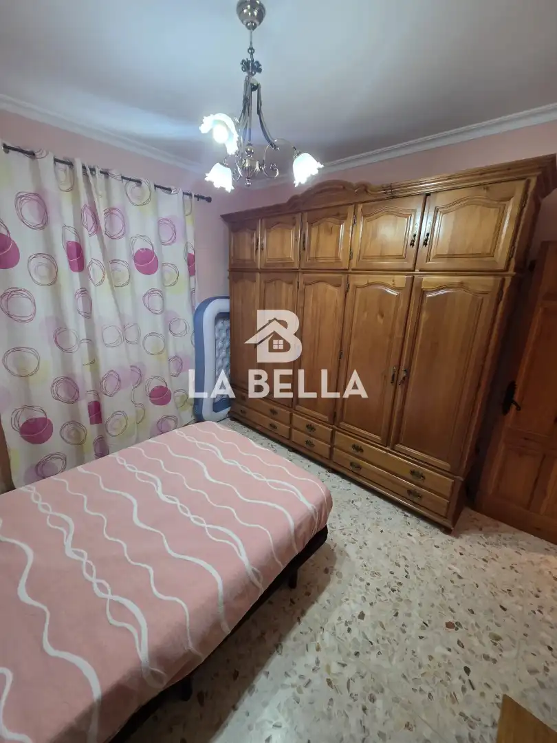Dormitori de Casa o xalet en venda en Sevilla amb Aire condicionat, Jardí privat i Traster
